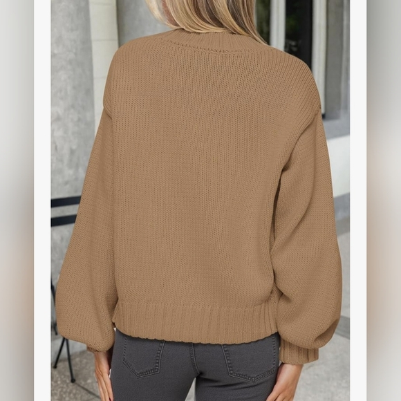 Oversized Slouchy Button-Up Cardigan - Picture 3 of 11